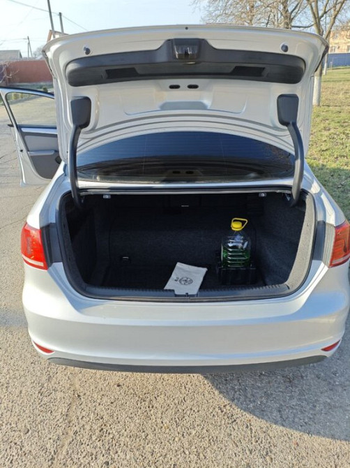 Volkswagen Jetta 2013 an Sucleia Sucleia - fotografie 6