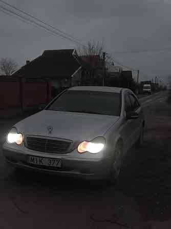 Mercedes C-Class 2004 год Суклея Суклея