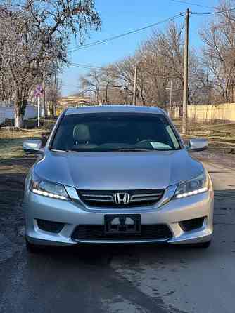 Honda Accord Hybrid 2015 2.0 гибрид Комплектация: • Кожаный салон Тирасполь