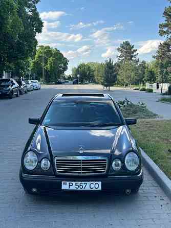 Mercedes E-Class 1996 an Bender Bender