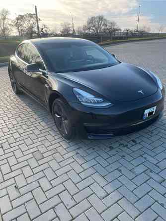 Tesla Model 3 2018 an Bender Bender