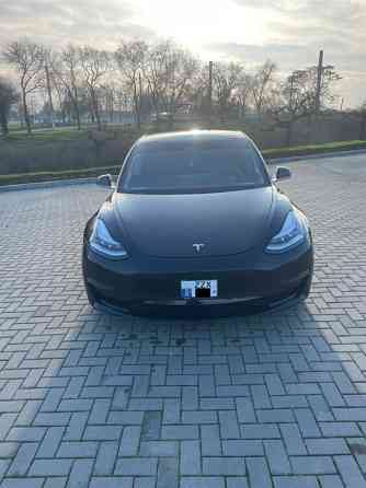 Tesla Model 3 2018 an Bender Bender