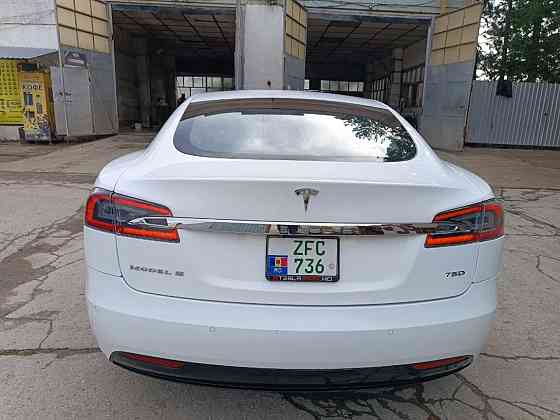 Tesla Model S 2016 an Bender Bender