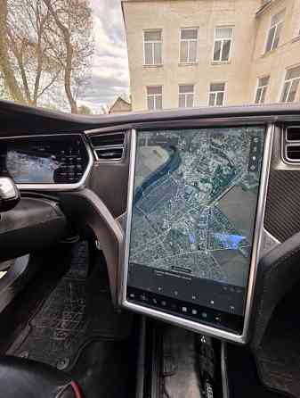 Tesla Model S 2013 an Bender Bender