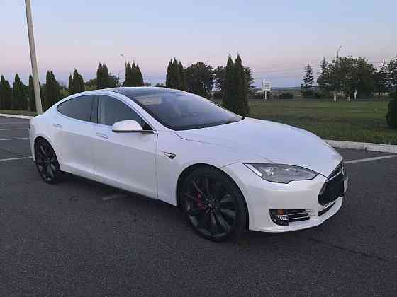 Tesla S P85 отличная обмен на Tesla S AWD 2016+, 75-100kw с моей допл. Бендеры