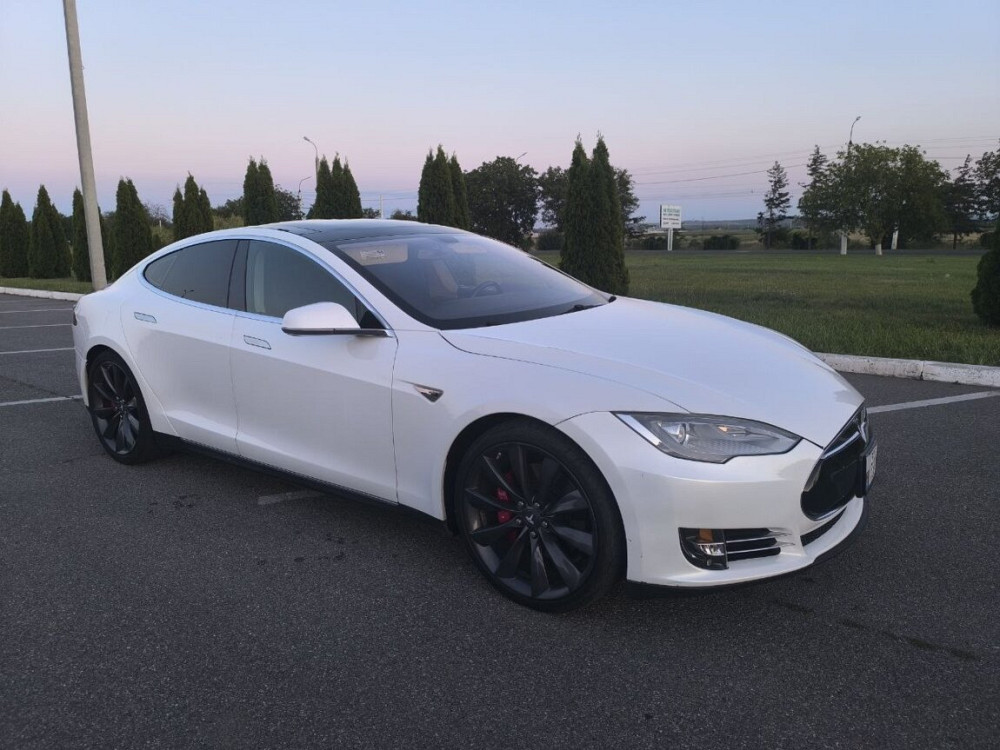 Tesla S P85 отличная обмен на Tesla S AWD 2016+, 75-100kw с моей допл. Bender - fotografie 6