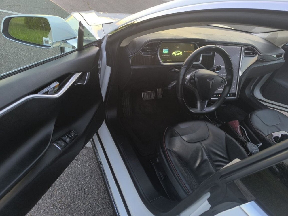 Tesla S P85 отличная обмен на Tesla S AWD 2016+, 75-100kw с моей допл. Bender - fotografie 4