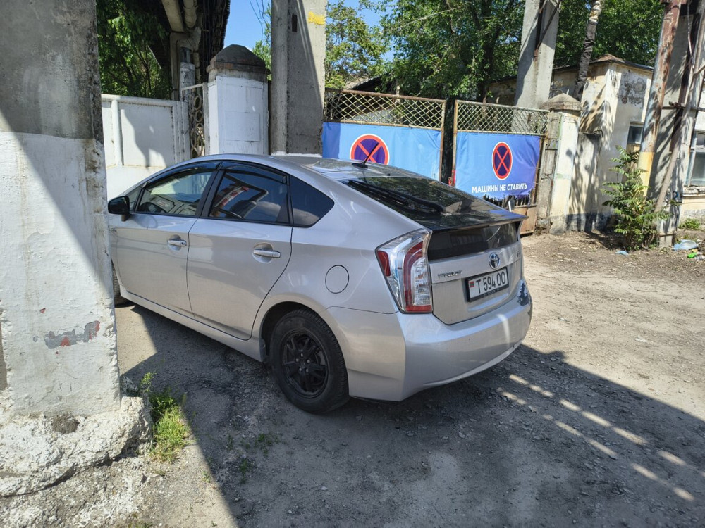 Продам срочно приус 30 toyota prius Тирасполь - изображение 2