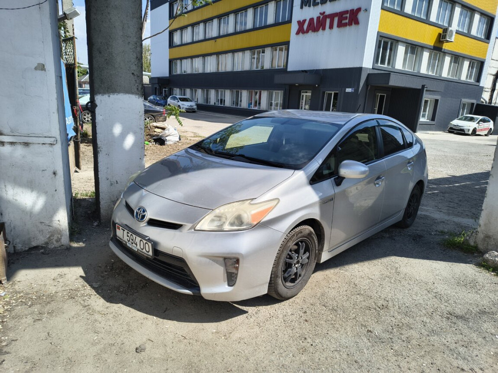 Продам срочно приус 30 toyota prius Тирасполь - изображение 1