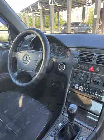 Mercedes E-Class 1998 an Parcani Parcani