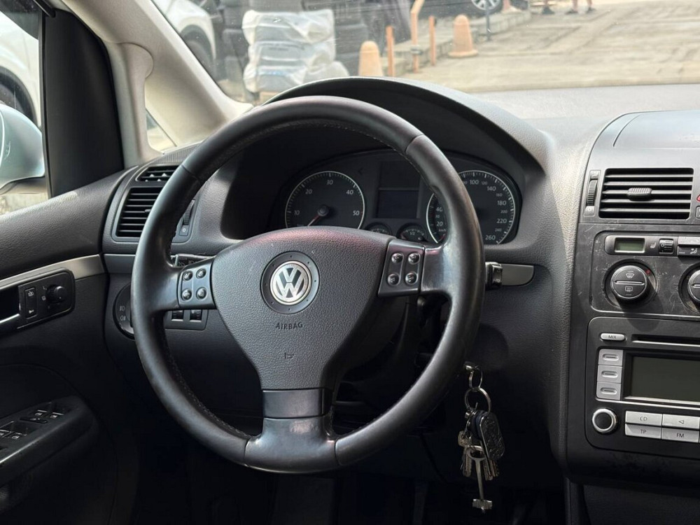 Volkswagen Touran 2005 an Tiraspol Tiraspol - fotografie 10