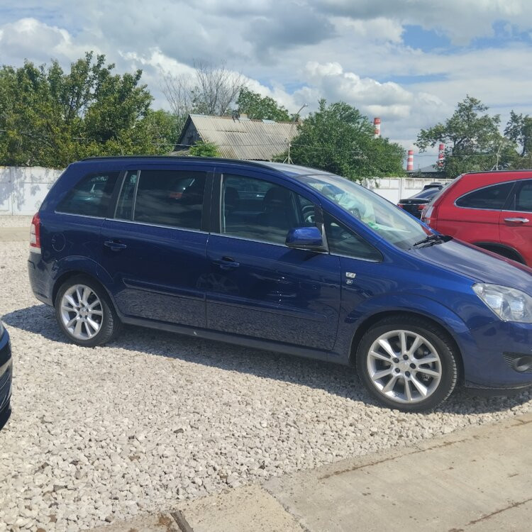 Opel Zafira 2010 an Tiraspol Tiraspol - fotografie 4
