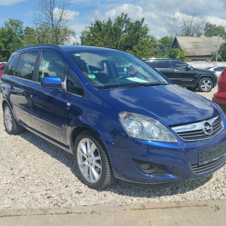 Opel Zafira 2010 an Tiraspol Tiraspol - fotografie 3