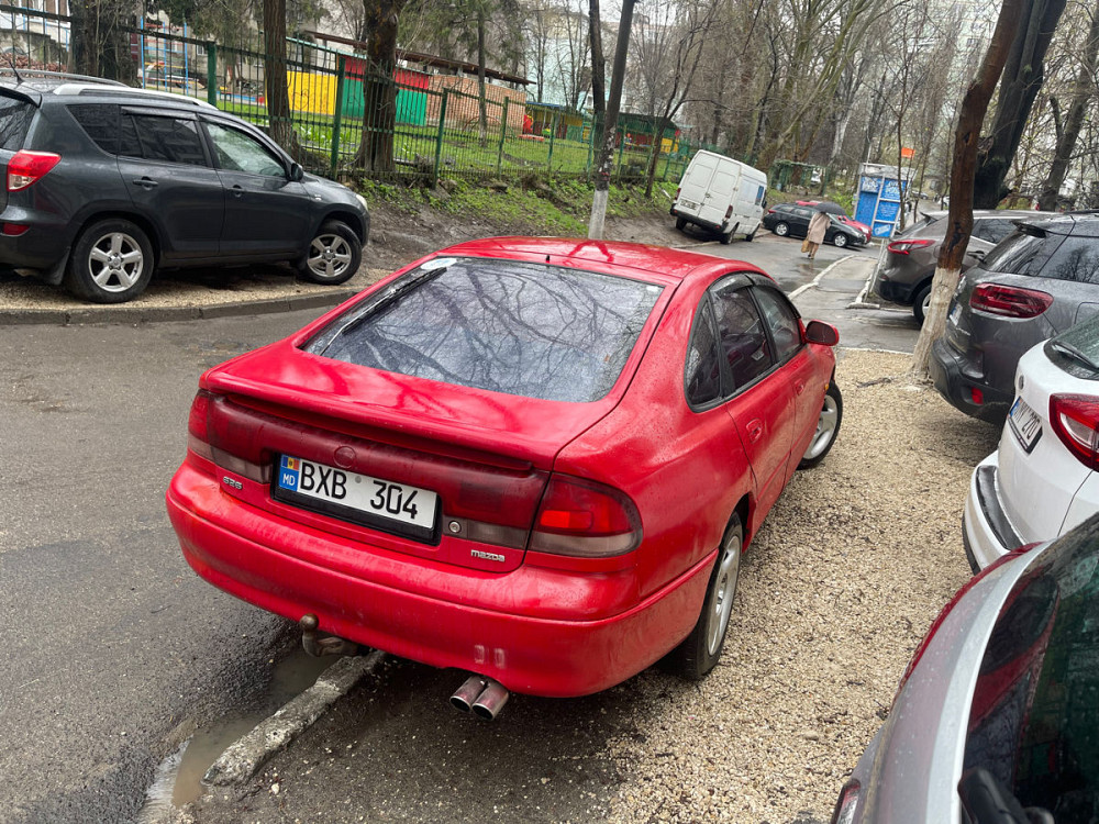 Mazda 626 1992 год Кишинёв Кишинёв - изображение 9