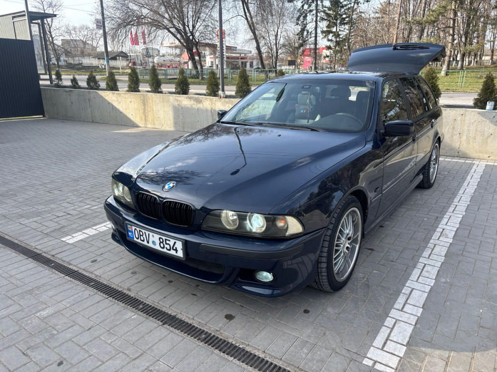 BMW 5 Series Touring Chişinău - fotografie 1