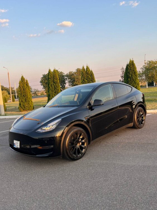 Tesla Model Y 2023 год Тирасполь Tiraspol - fotografie 1